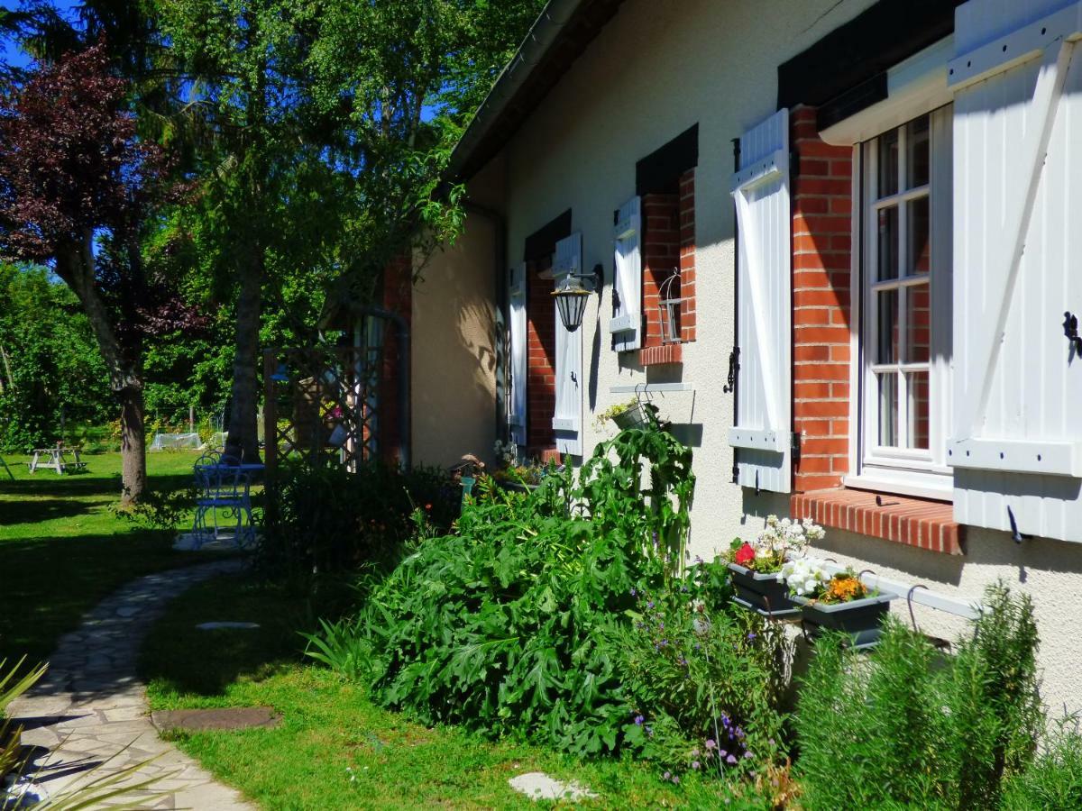 Chambres D'Hotes Les Muscaris Feins-en-Gatinais Dış mekan fotoğraf